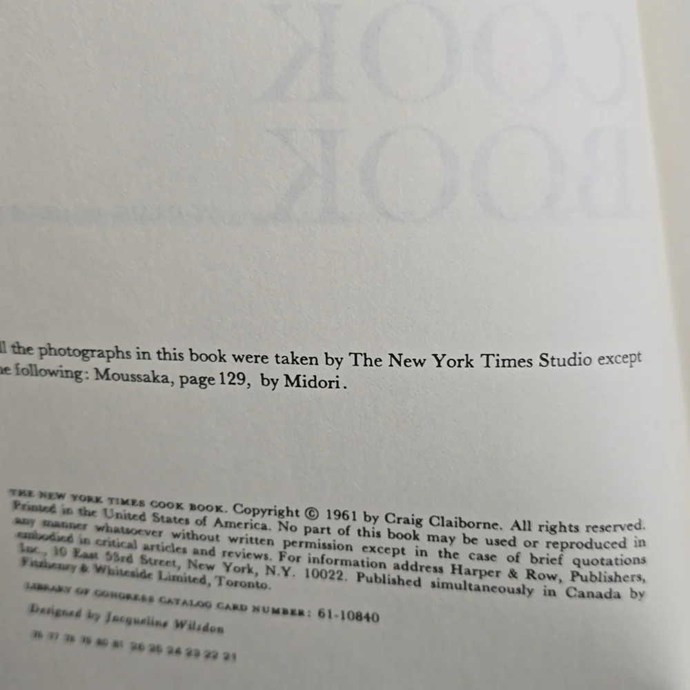 ✨️HP✨️Vintage  New York Times Cookbook Author Craig Claiborne Copyright 1961